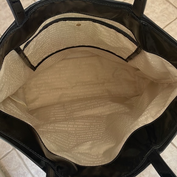 Kate Spade Boys Make Passes at Girls in Glasses Tote Bag - Picture 3 of 7